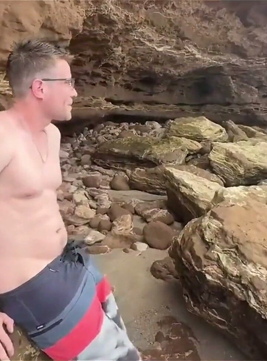 해변에서 음란한 흑형 대물 을 만나 두 번 사정하는 그녀