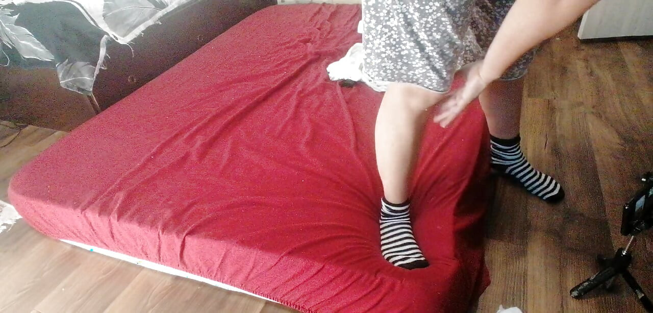 Sexy brunette doing naked chores around the house. Amateur wife masturbates with her fingers in her pussy.