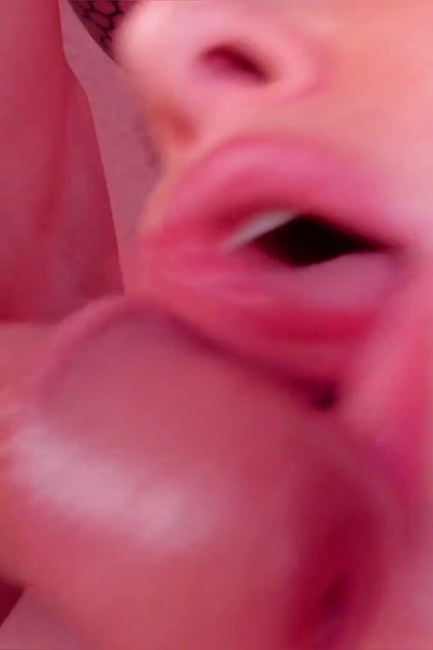 Punheta com os pés, boquete na buceta, facial