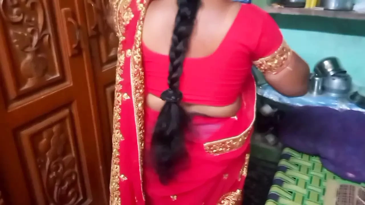 Desi beauty housewife sary changing in home