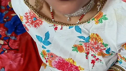 Schönes indisches indisches süßes mädchen von ihrem schwager und mit hindi-audio gefickt