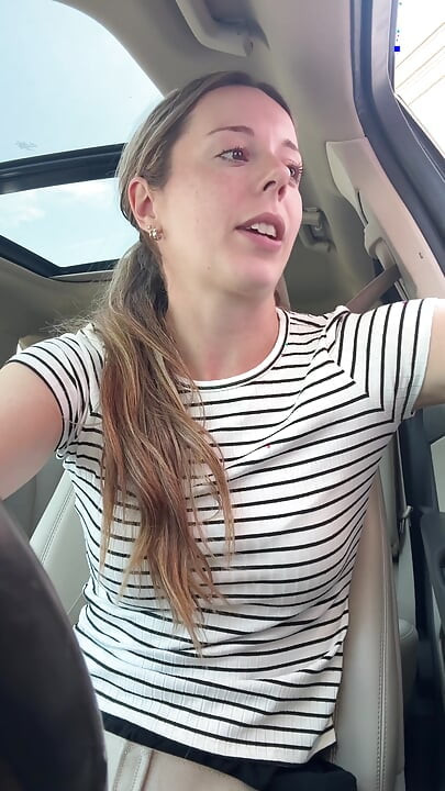 Frodig i bilen! Risikabel orgasme!