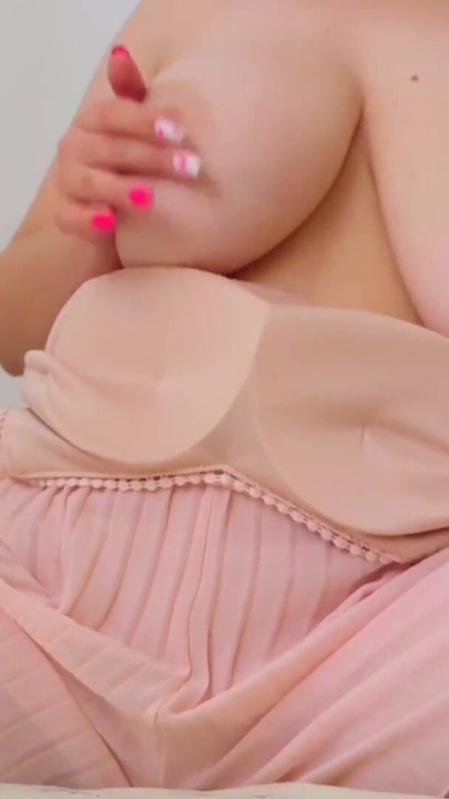 年輕的大奶辣妹穿裙子拍業餘影片 - 奢華高潮 - 奢華高潮 |片段 1