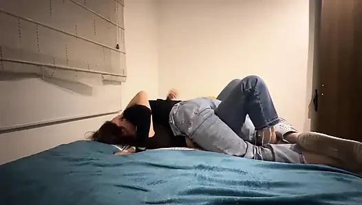 Fetish kaki dan sepatu kets