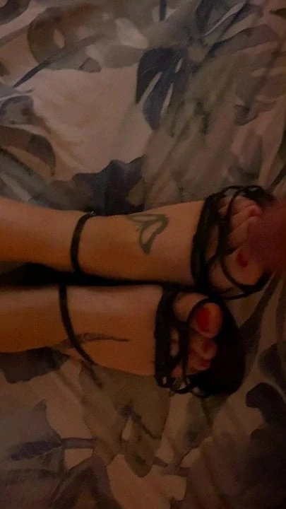 Fucking wifes feet in heels