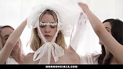 Mormongirlz-巨大なチンポに拡張される処女マンコ