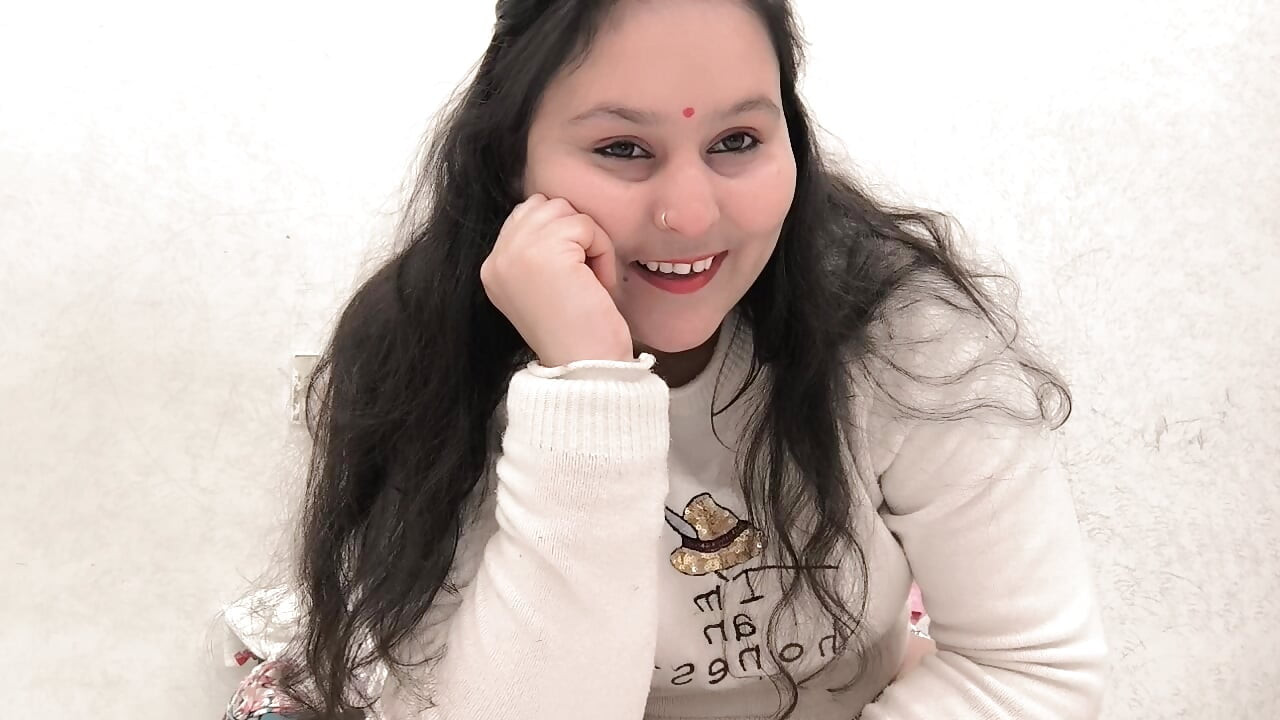 Puja bhabhi dedilhando buceta