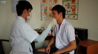 Sucking Twink Doctor