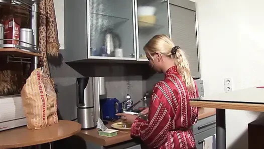 Трахнули со сводной сестрой уже утром