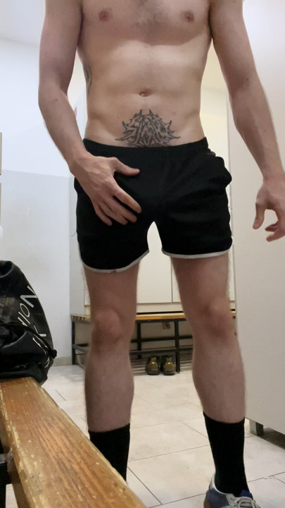 Horny after a workout, decided to jerk off in the locker room