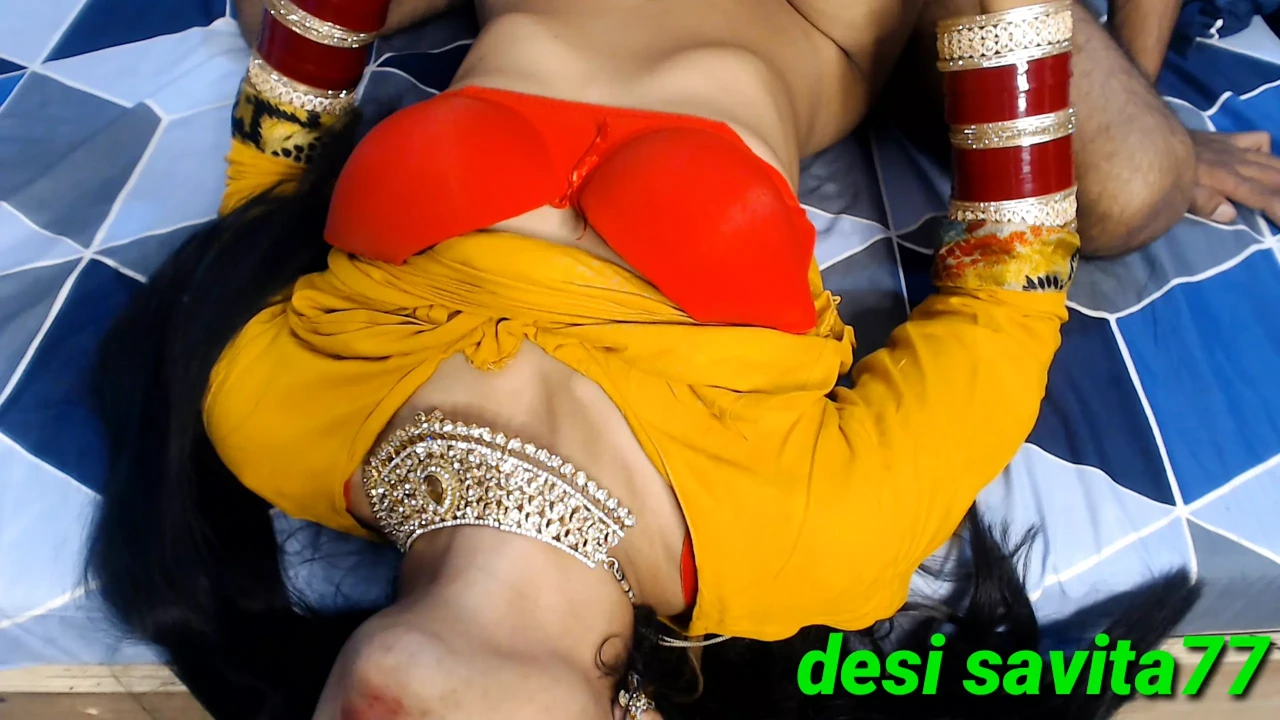 gorgeous young desi indian bhabhi in blue saree fuckedby devar