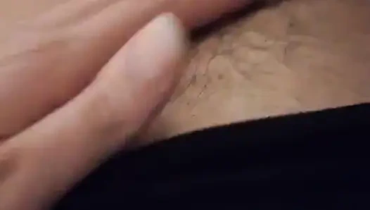 Она в ее месячных, но ничто не останавливает ее, она обожает мой хуй, быть везде ...