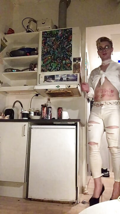 SissyWhiteboi Jes Brinch in white jeans