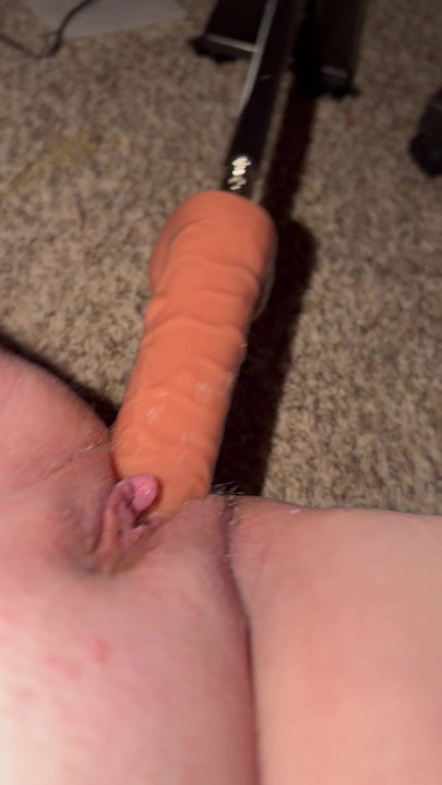 Just got my new sex machine, I’m learning how to squirt and use it, I be loading more soon
