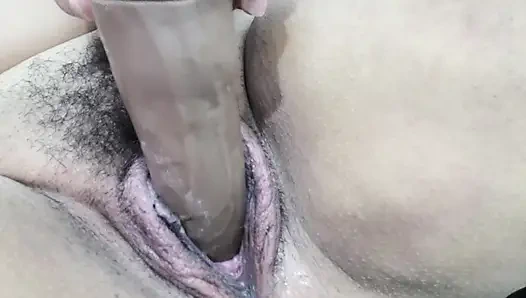 Grausiges rosa heißes mädchen