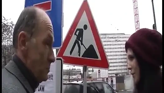 Taxifahrer Fickt Seine Insassen - Geile Deutsche Taxifahrerin Hämmert Sexy Gäste Roh Auf Dem Rücksitz