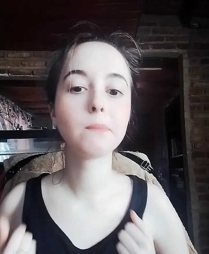 Do you like videos like this eating? Like to know and when I eat fruit he recorded them
