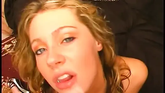 Dieses paar wird für immer zusammenhalten, so lange ein dampfender handjob und blowjob garantiert sind
