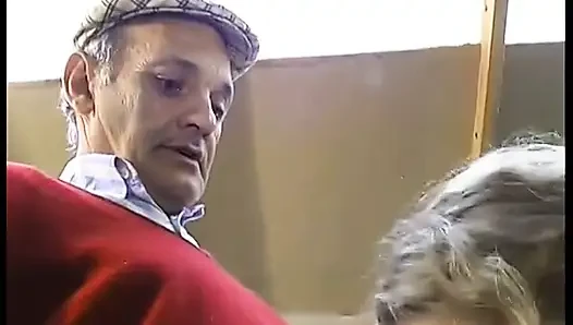 Дедушка трахает молодую сучку в обмен на новую машину