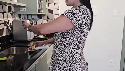 Stiefmutter war immer verfügbar, um zu helfen.