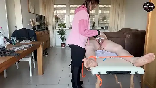 DomLady Mia SlaveOfM Hell of Pain Peitschen CBT und Schwanzstrafe mit Strom und fiesen Klammern - Teil 5