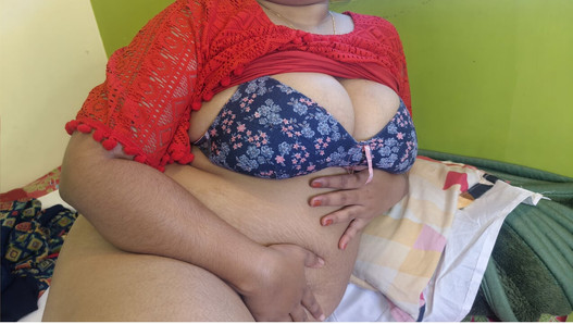 德西村新婚妻子在狗式姿势上狠操