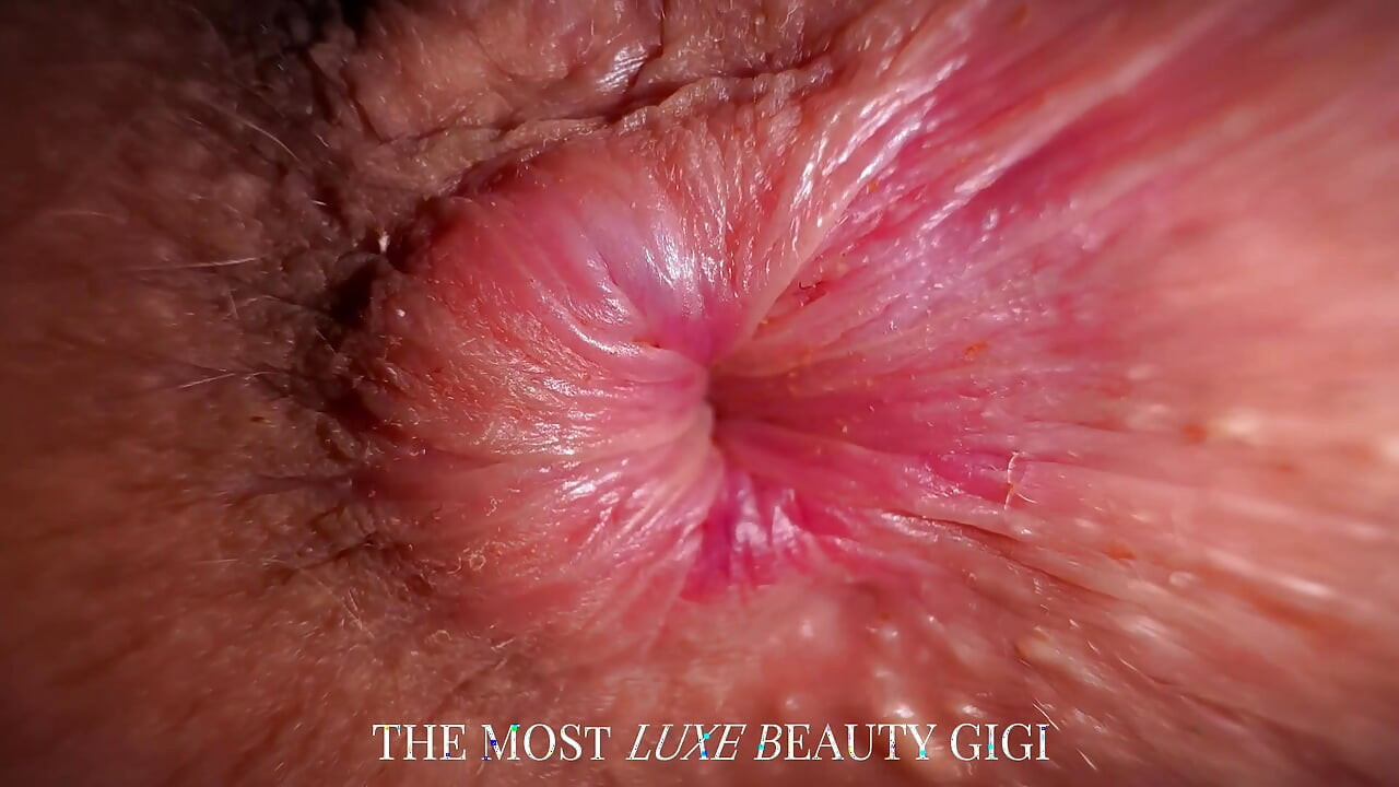 Моя нижняя нюхнула мое очко с километров и пришла наслаждаться этим