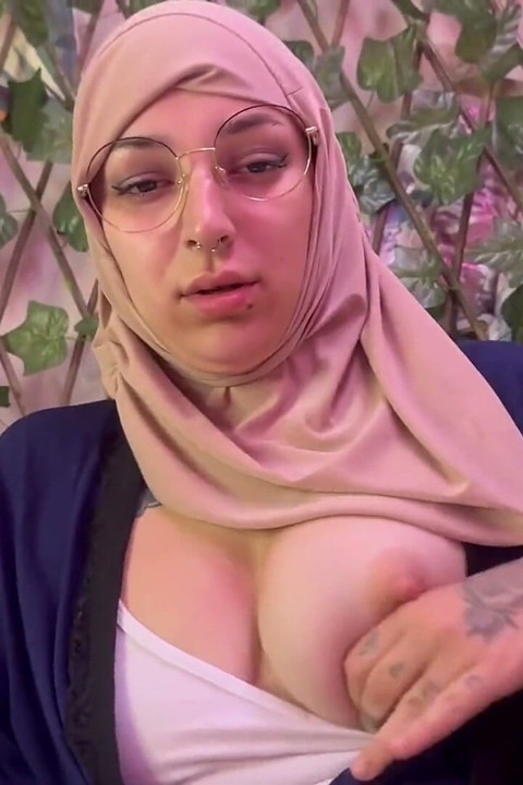 Muslim Goddess Fart on U