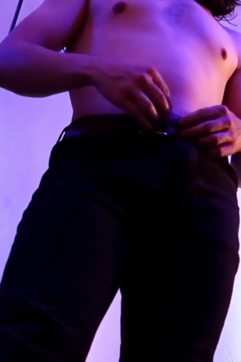 Get Comfy with Stepdaddy's Dirty Talk - Hot Vocal Guy Wants You to Cum!