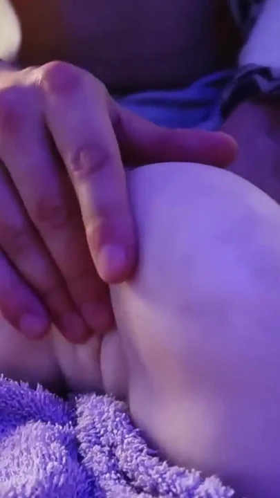 Moment inoubliable de « Doigtage vous gode - éjaculation plusieurs fois ! »