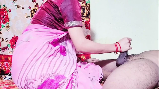 Desi bhabhi sex relation with handsome stepbrother!! Fuck me hardly!