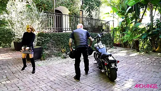 ArchAngel - WIFE SWAP, Biker And Nerd Swap Their Wives