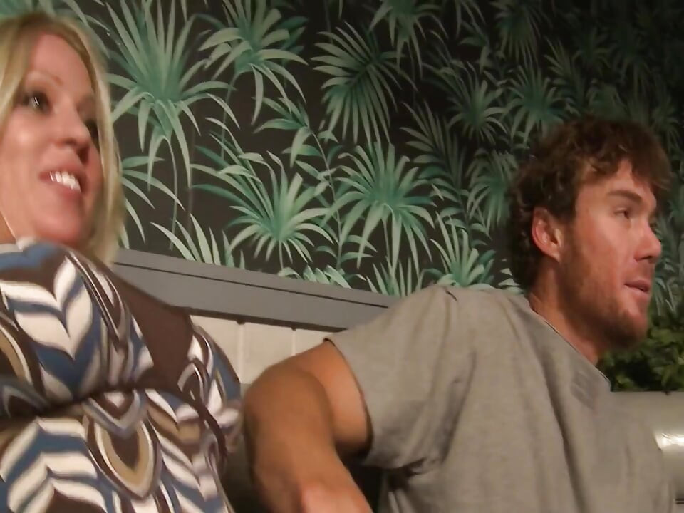 Outdoor Fucks Scene-3_sexy Busty Blonde Enjoys Fucking on the Pizzeria Table