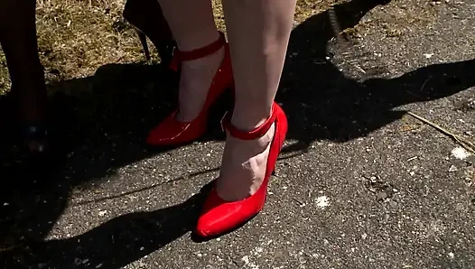 Büyük götlü esmer bdsm eğitimi alana kadar ormanda sikişiyor