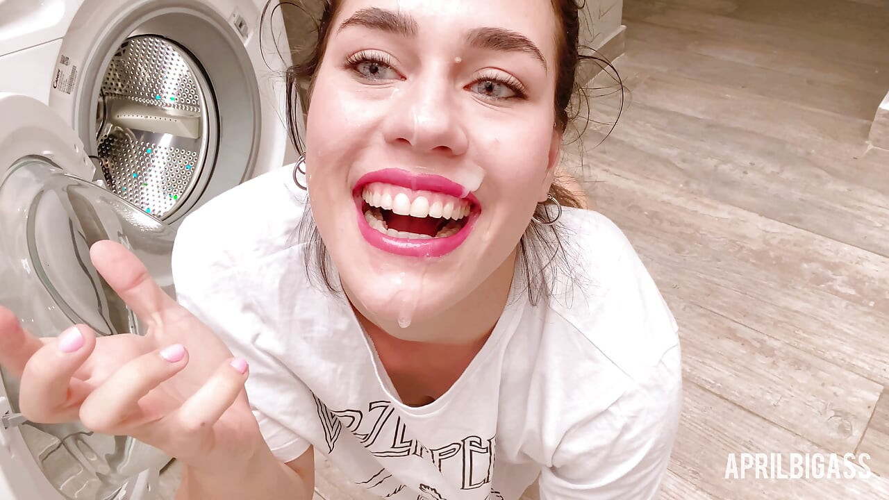 Çamaşır makinesine sıkıştı, götten sikiliyor ve yüzüme boşalıyor!!