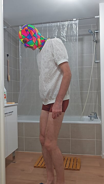 I'm cleaning my bathtub (episode 1)