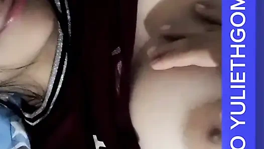 Mahasiswi pemalu ini masukin memeknya sendiri pulang kelas