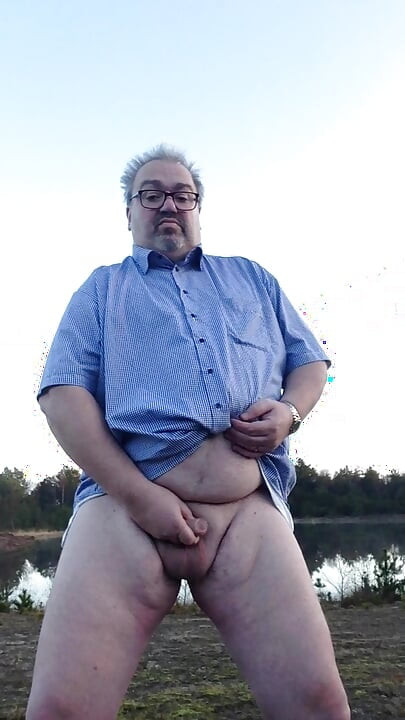 Wanking at the lake