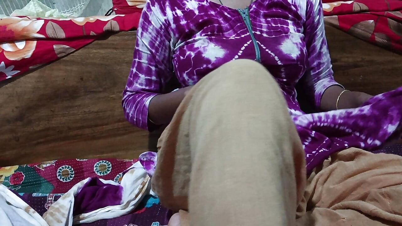 Sabah mastürbasyonu tatlı bir orgazmla sona erdi.