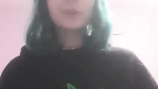 Bu tatillerde yokluğum için özür dilemek ve 2 Ocak'ta yeniden başlatileceğimi söylemek için küçük videom