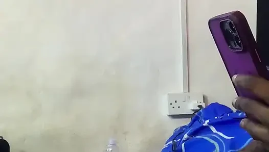 Ateşli formda kıllı vücut ve güzel sert yarak