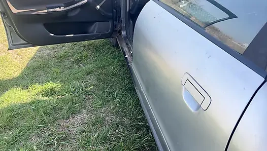 ÜBERRASCHT MASTURBIERT MEINE MUSCHI IM AUTO - RISKANTER SEX