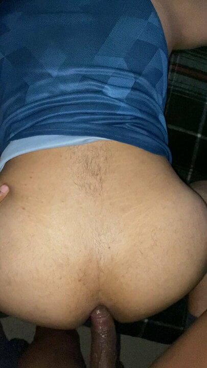 Latino drolja sa razjapljenom pičkom je jebana