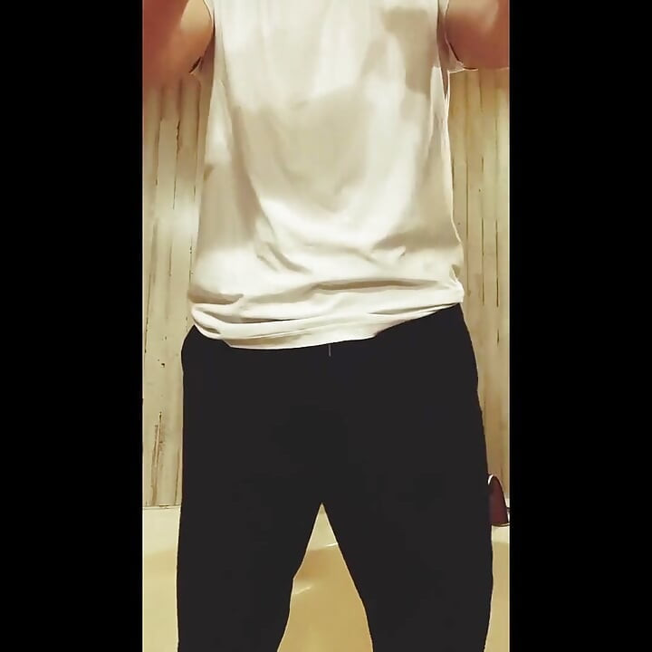 Tati te vrea: nori uriași + Voce sexy + Spectacol striptease