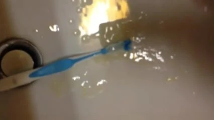 Lo spazzolino di mia suocera