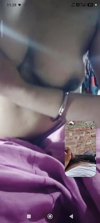 Indiana tia ki chuchi em videochamada