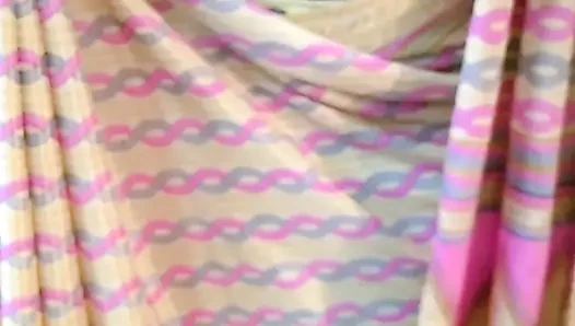 Desi tamilische freche ehefrau Renu petticoat blouse saree neckt für ehemanns freund! Indianhotwifex