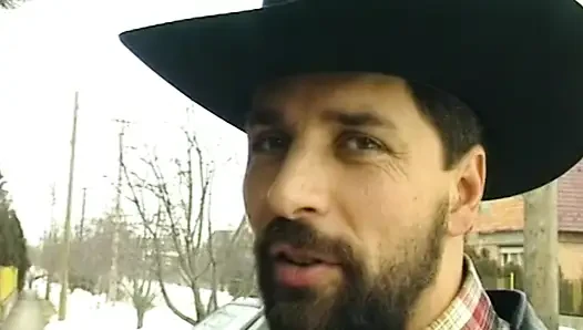 Pukulannya yang tebal menusuk keras ke lubang pantatnya yang kencang