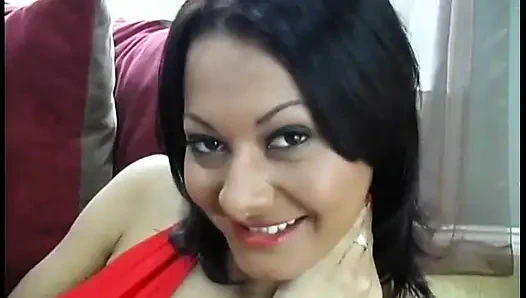 Erkek ve kadın porno yıldızları kamera arkası film hakkında konuşuyor