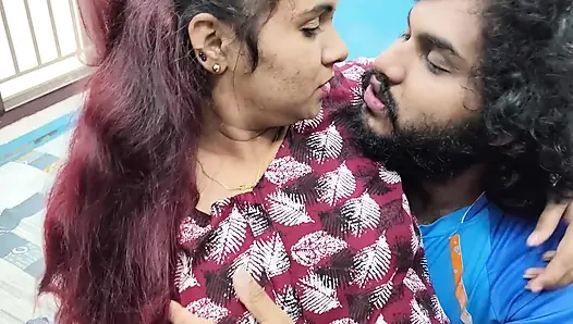 Ciuman panas dengan pers pantat